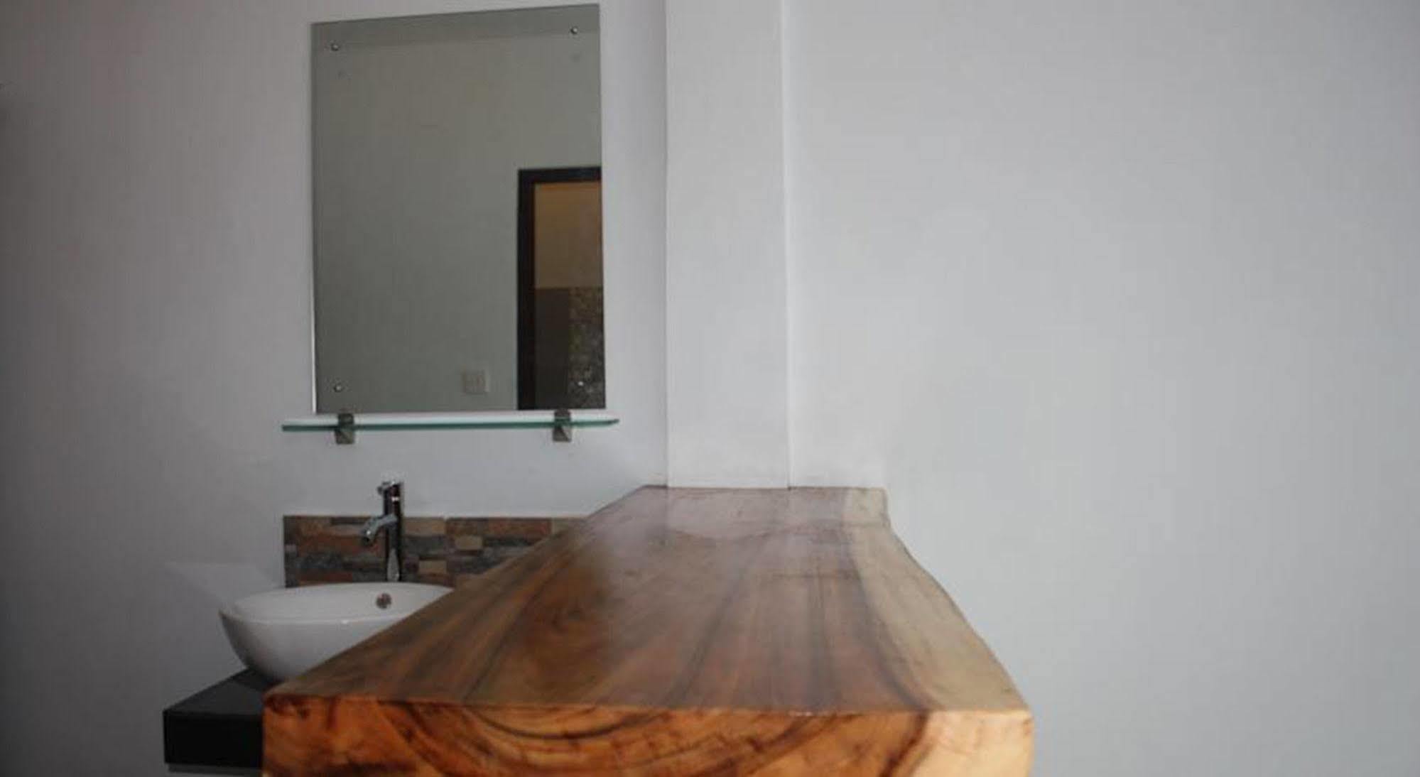 U House Seminyak Hotel Kerobokan Екстериор снимка
